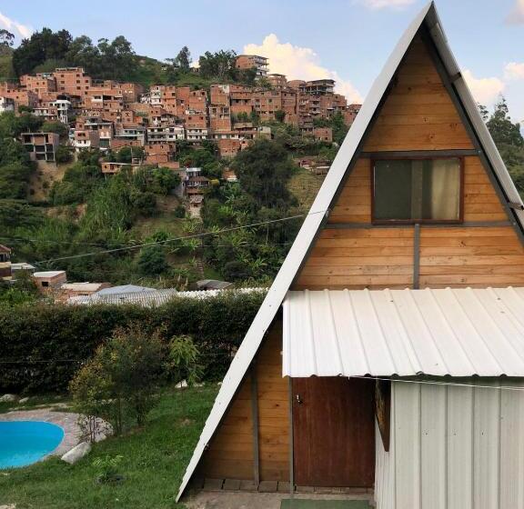 اتاق خانوادگی, Cabañas En Medellin