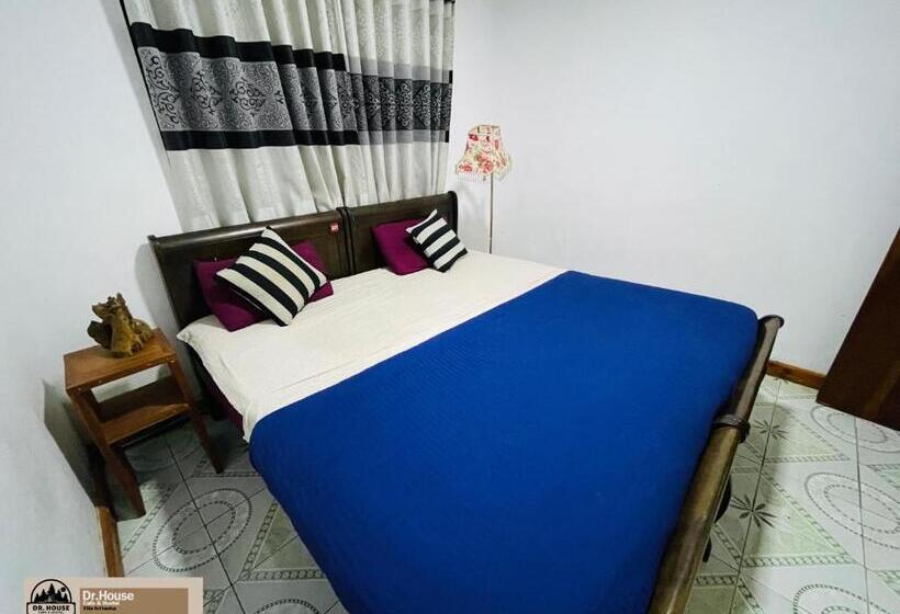 Номер Стандарт, Dr House Ella   Hostel & Cafe