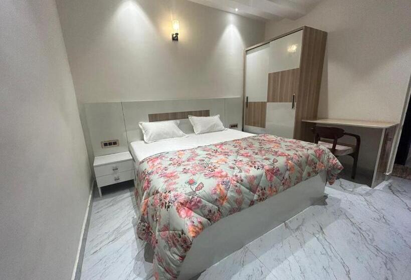 اتاق لوکس, Katani Inn