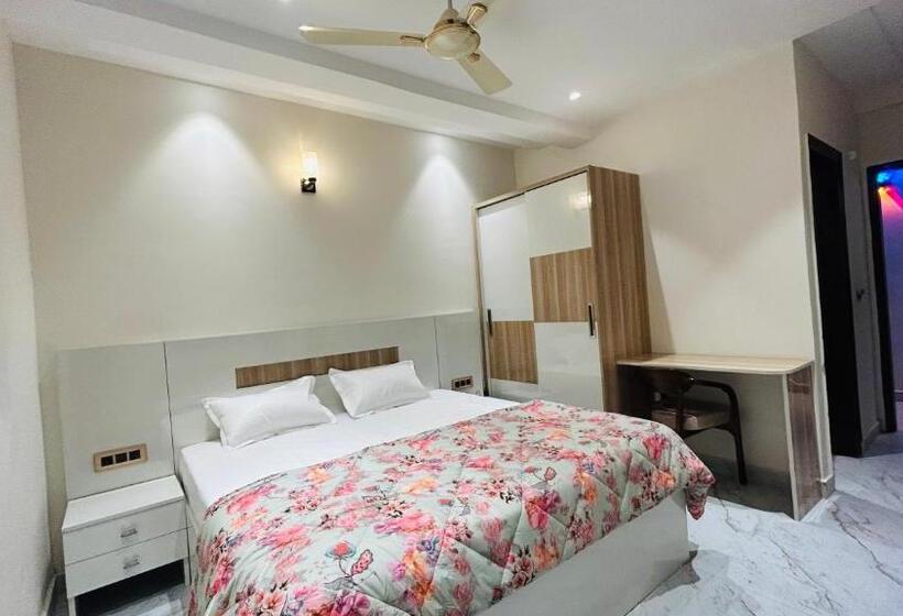 اتاق لوکس, Katani Inn