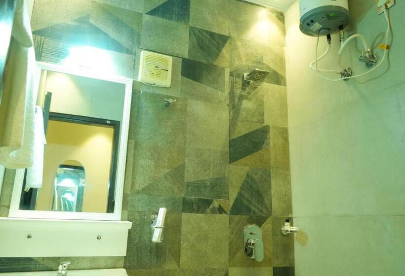 اتاق لوکس با تخت بزرگ, Katani Inn