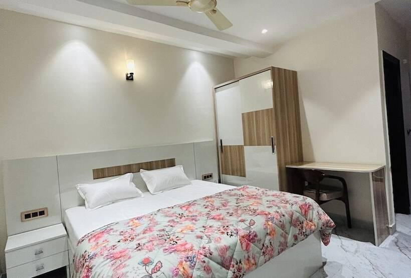 اتاق لوکس, Katani Inn