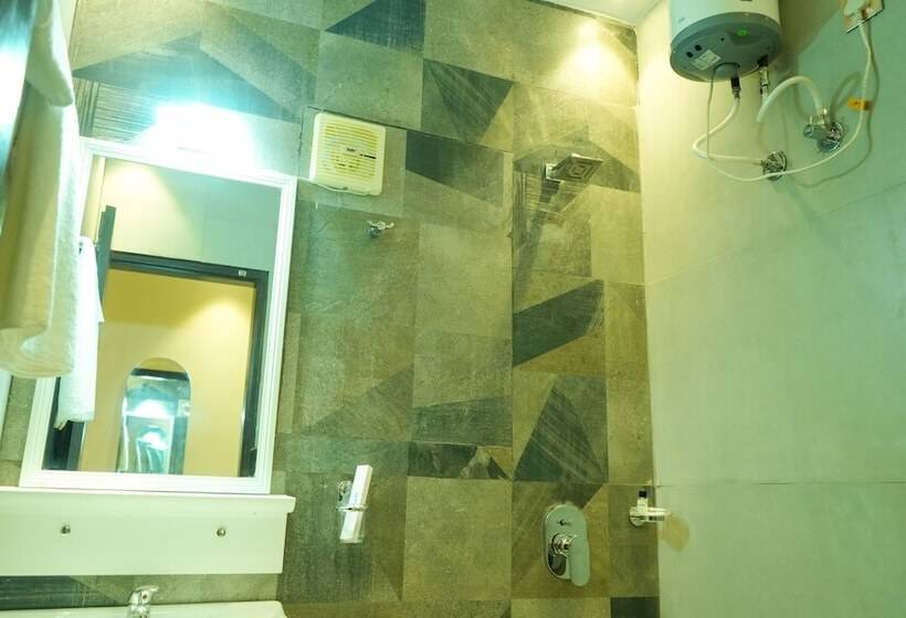 اتاق لوکس, Katani Inn