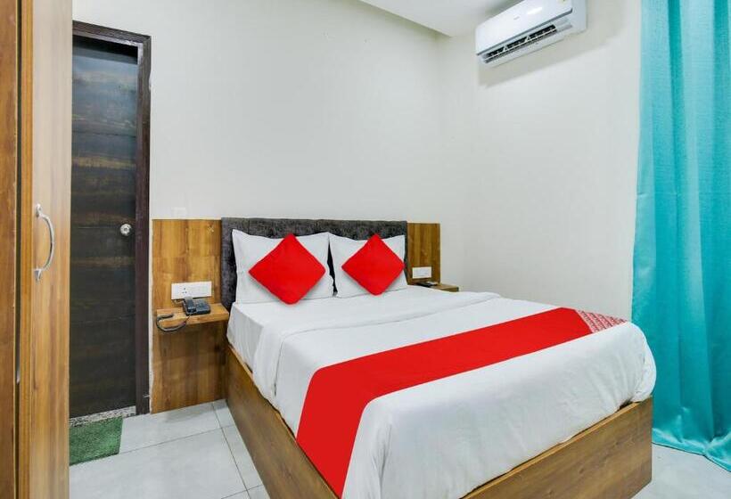 Трехместный Номер Классика, Oyo Hotel Dream Majestic