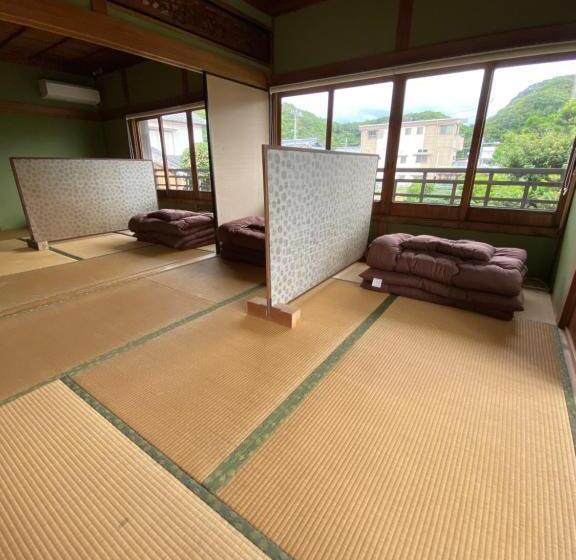 Кровать в Общей Комнате, Anakashico Hostel Kumano Kodo