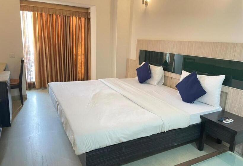 استودیوی لوکس, Bedchambers Serviced Apartments, Sector 40