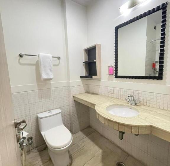 استودیوی لوکس, Bedchambers Serviced Apartments, Sector 40