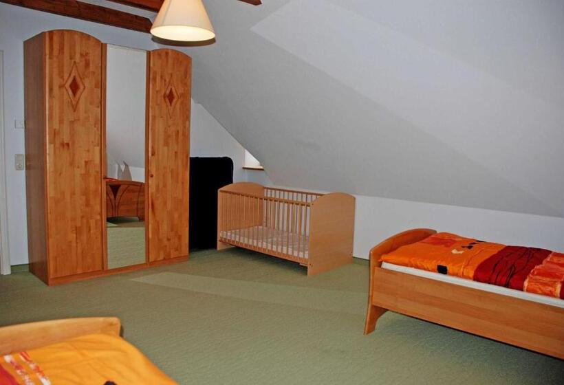 Дом 2 Спальни, Ferienhaus Unterm Reetdach