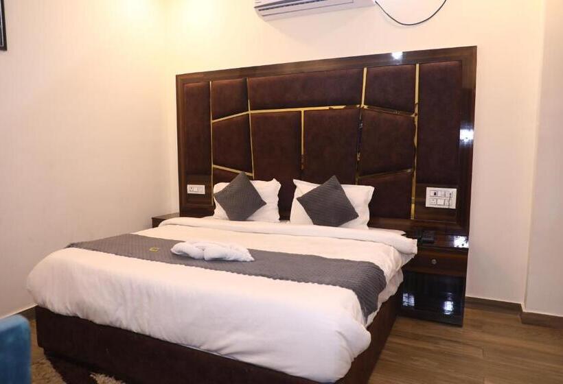 Номер Deluxe, Shreya Galaxy With Swimming Pool  Best Property In Haridwar