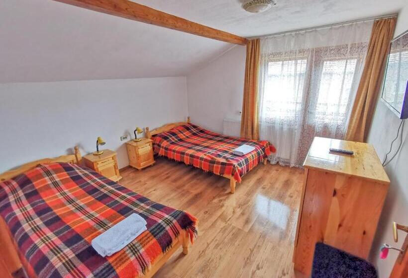 Номер Стандарт Трехместный, Guest House Dorkos
