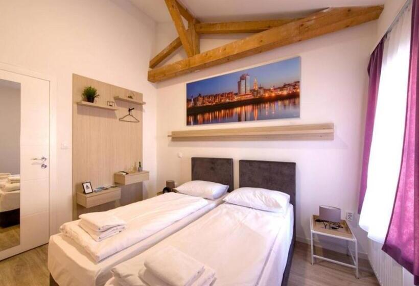 اتاق استاندارد, Hostel Os