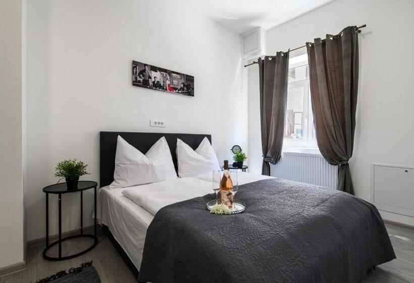 اتاق سوپریور, Hostel Os