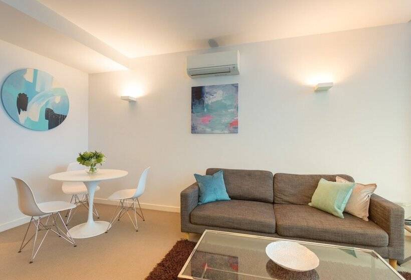 آپارتمان مدیریتی 2 خوابه, Wyndel Apartments St Kilda Views