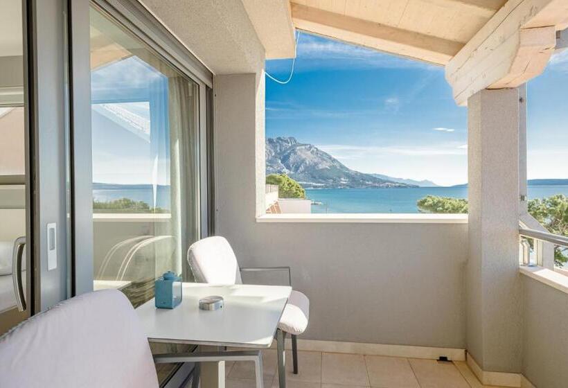 اتاق استاندارد با بالکن و چشم‌انداز دریا, Rogač Rooms & Restaurant