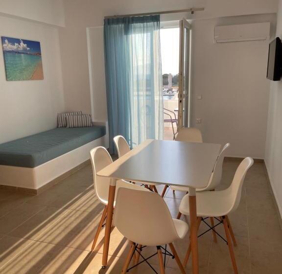 آپارتمان 1 خوابه با چشم‌انداز دریا, Evripus Suites