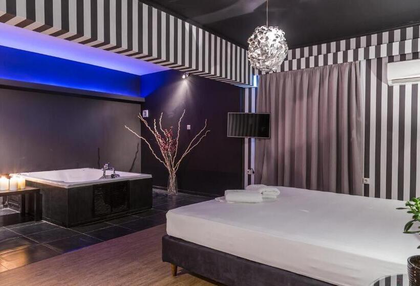 Люкс Кровать Кинг, Ruby Rooms Kifisia   Adults Only