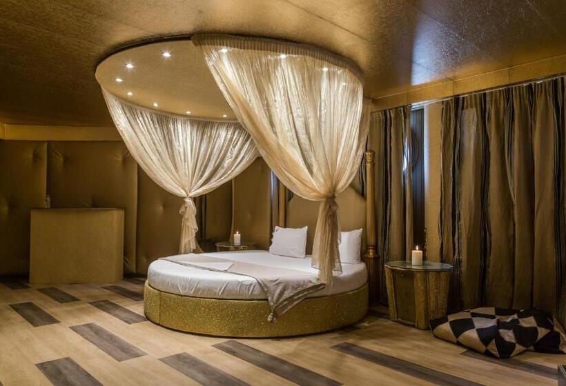 Люкс Повышенной Комфортности, Ruby Rooms Kifisia   Adults Only
