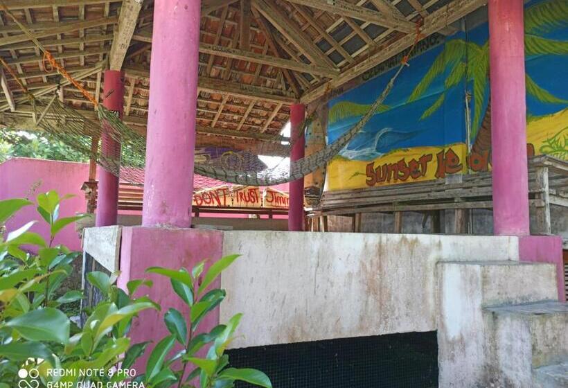 Номер Стандарт, Sunset Beach Labuhan Jukung