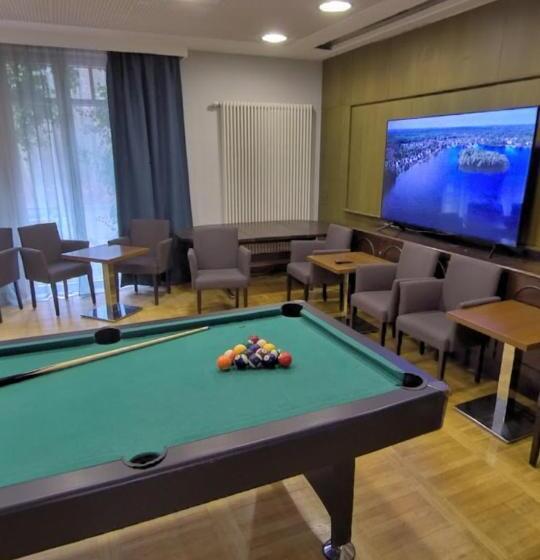 Трехместный Номер Стандарт с Балконом, Businesshotel Am Peetzsee Grünheide