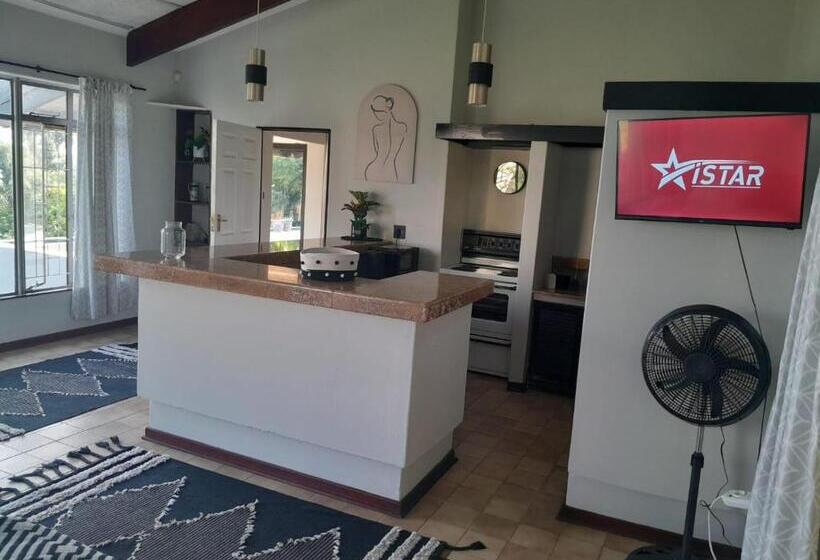 Студио Executive, Dam House Lodge