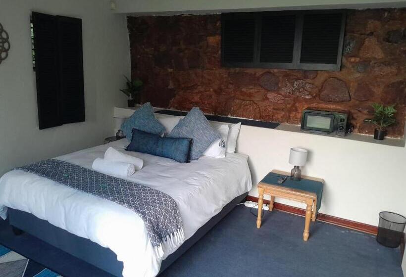 Семейный Номер, Dam House Lodge
