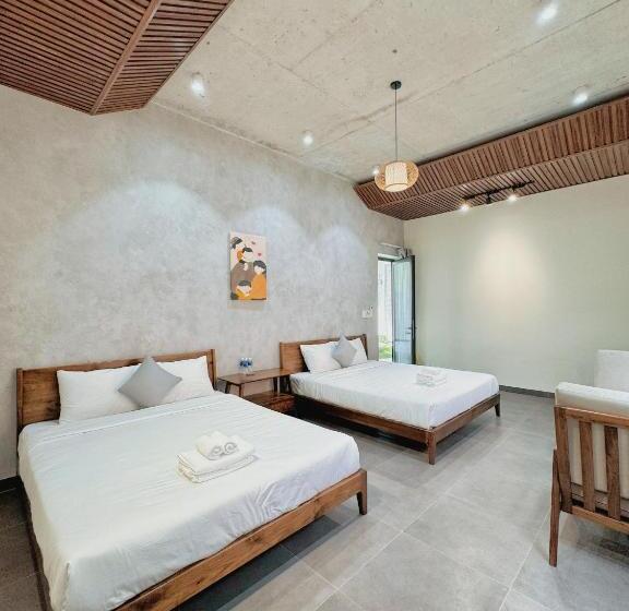 اتاق لوکس با چشم‌انداز دریا, Barland Villa