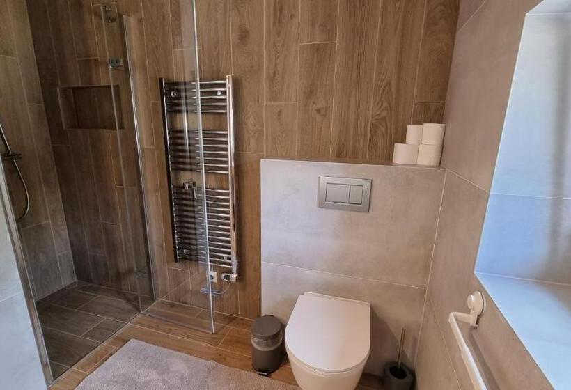 침실 4개 아파트, Chalets Hrabovo