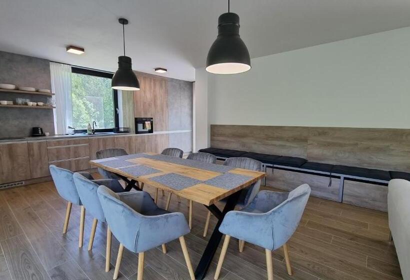침실 4개 아파트, Chalets Hrabovo