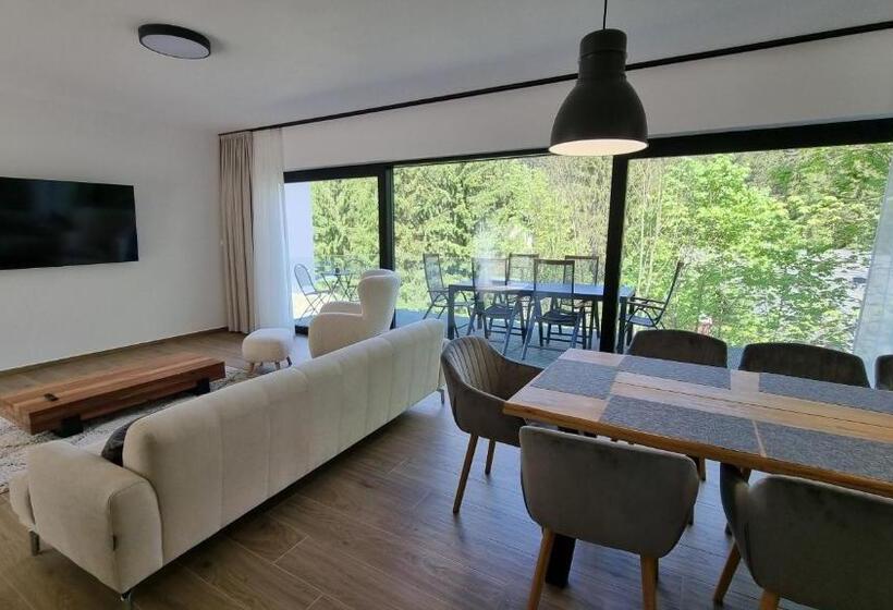 침실 4개 아파트, Chalets Hrabovo