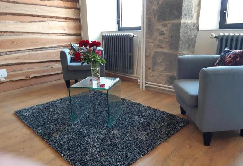 Номер Deluxe, Manoir Saint Pardoux 63680