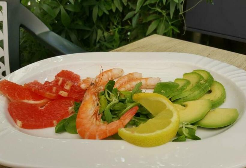 Четырехместный Номер Стандарт, Chambre D´hôtes Léonie & Restaurant