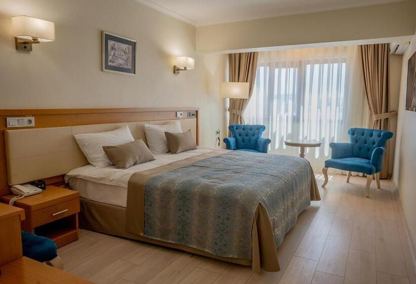 اتاق استاندارد با چشم‌انداز دریاچه, Patalya Lakeside Resort