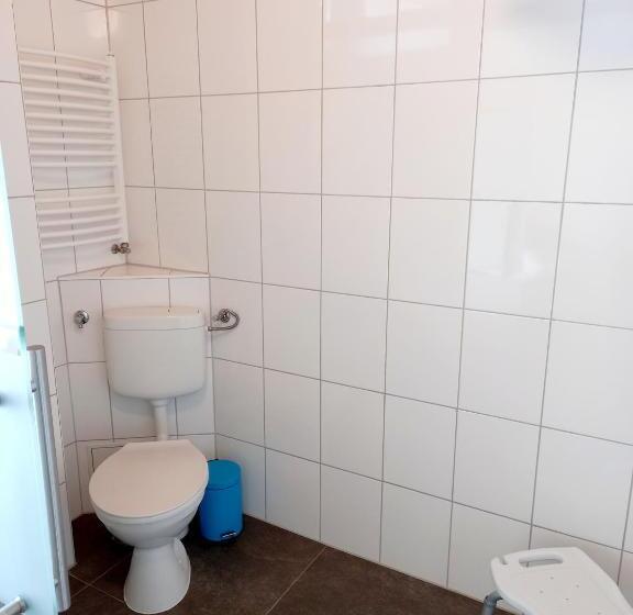 Номер Стандарт, Hostel