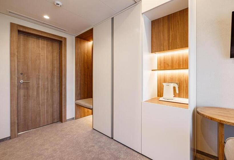 سوییت جونیور, Tavel Hotel & Spa