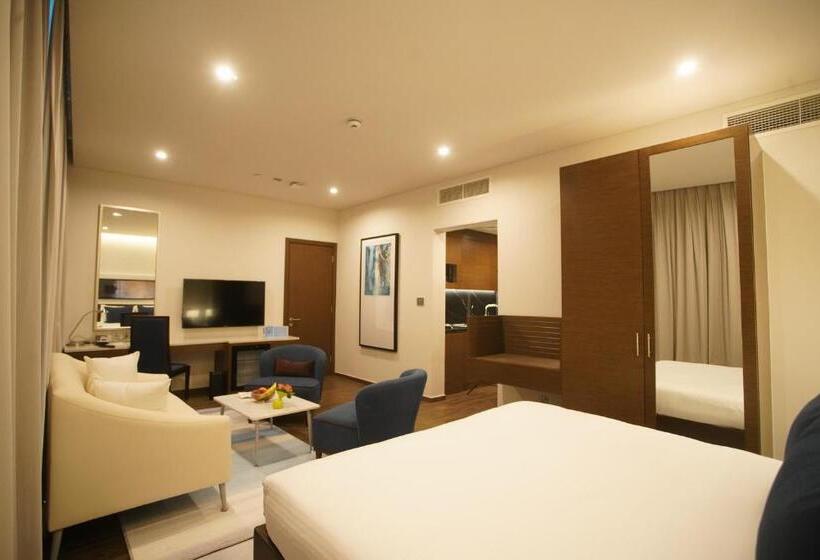 اتاق سوپریور با تخت بزرگ, C   Hotel And Suites Doha