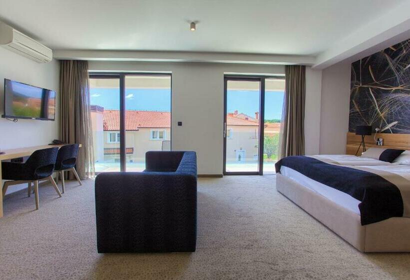 سوییت جونیور با چشم‌انداز جانبی دریا, Villa Margaret