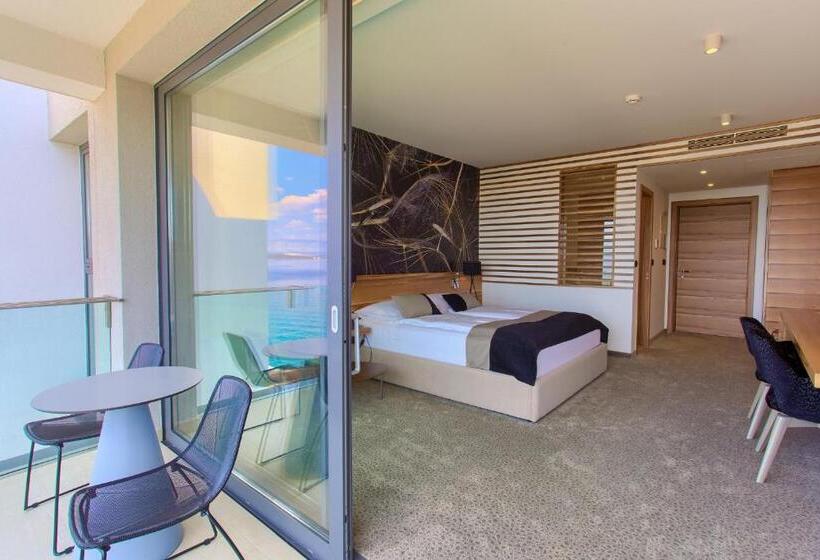 اتاق سوپریور با چشم‌انداز جانبی دریا, Villa Margaret