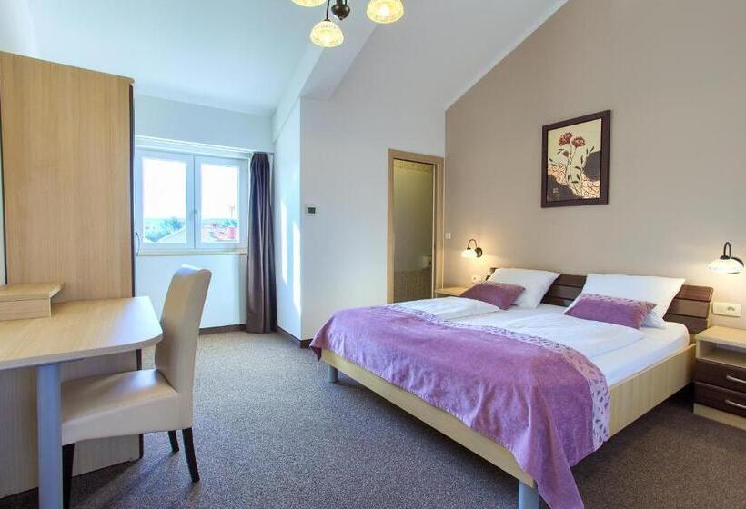 2 Bedroom Apartment Garden View, Villa Margaret