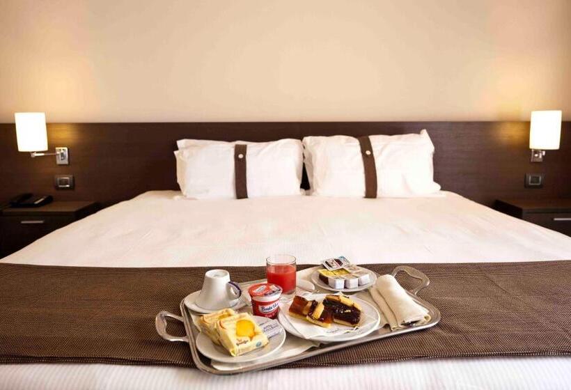 Президентский Люкс, Inn Naples Airport