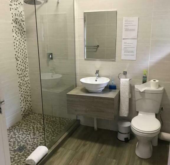 اتاق استاندارد, Aerotropolis Guest Lodge