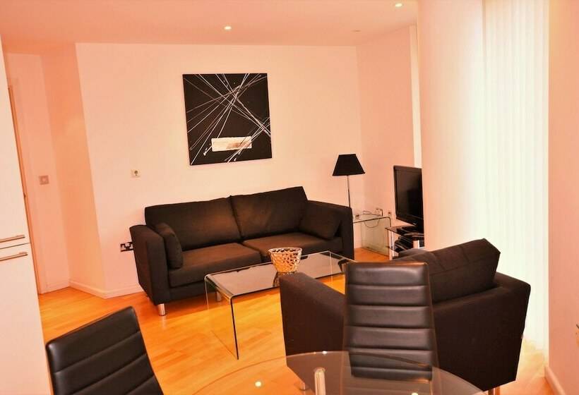 آپارتمان لوکس 2 خوابه, Zen Apartments   City Airport London
