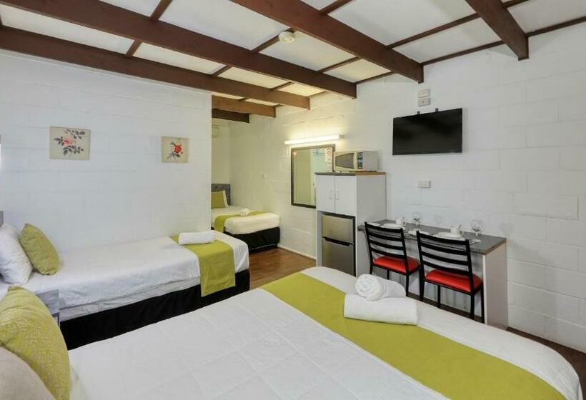 ファミリールーム, Azalea Motel
