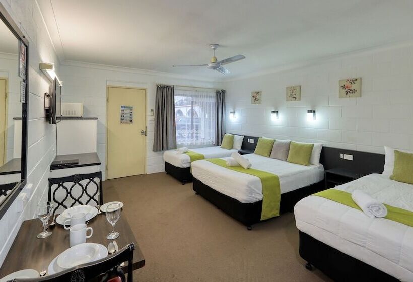 ファミリールーム, Azalea Motel