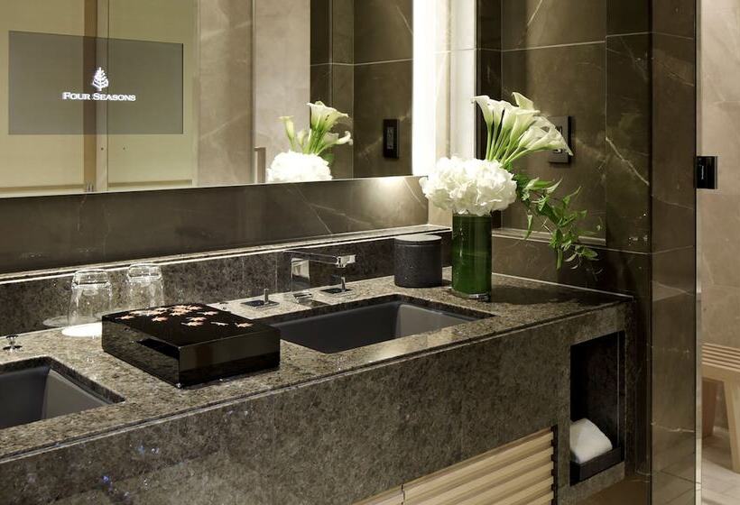 Люкс, Four Seasons Hotel Kyoto