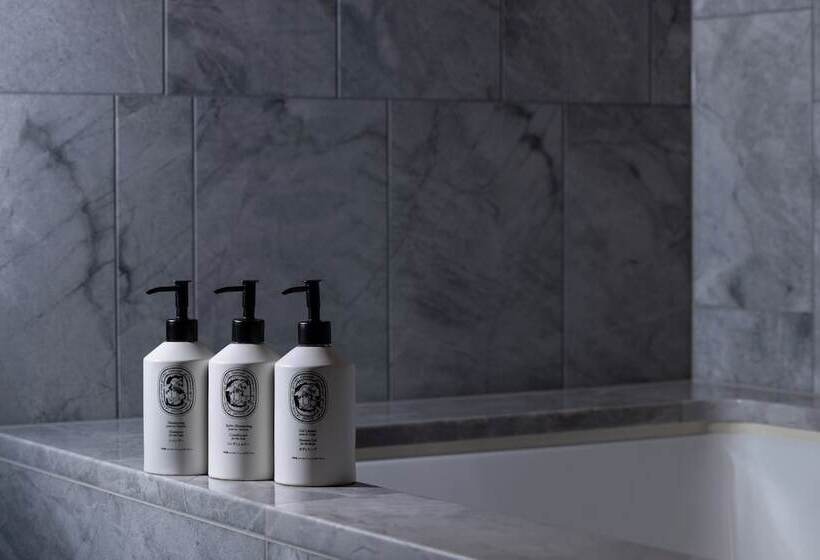 Люкс Кровать Кинг, Four Seasons Hotel Kyoto