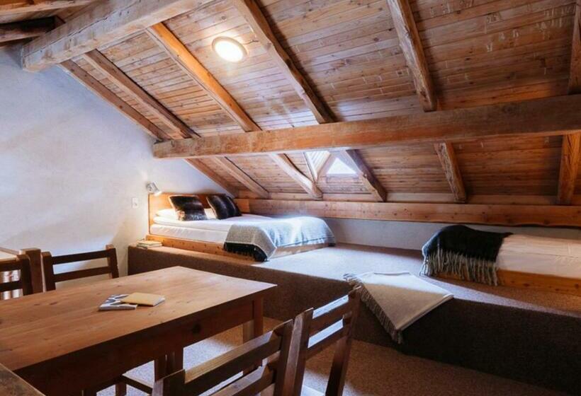 Четырехместный Номер Стандарт, Langley Hotel La Vieille Ferme