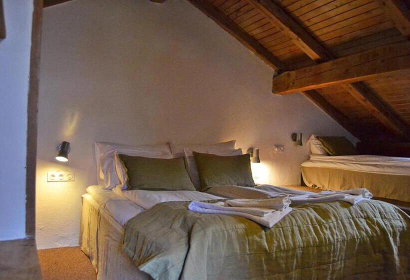 Семейный Номер, Langley Hotel La Vieille Ferme
