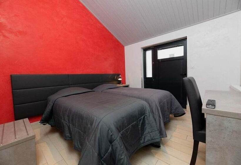 Quarto Estandar, Motel D Ornex
