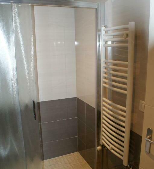 Quarto Estandar, Motel D Ornex