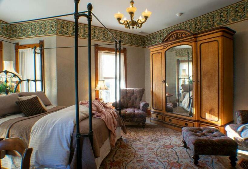 Номер Стандарт Вид на Сад, The Nauvoo Grand Bed & Breakfast